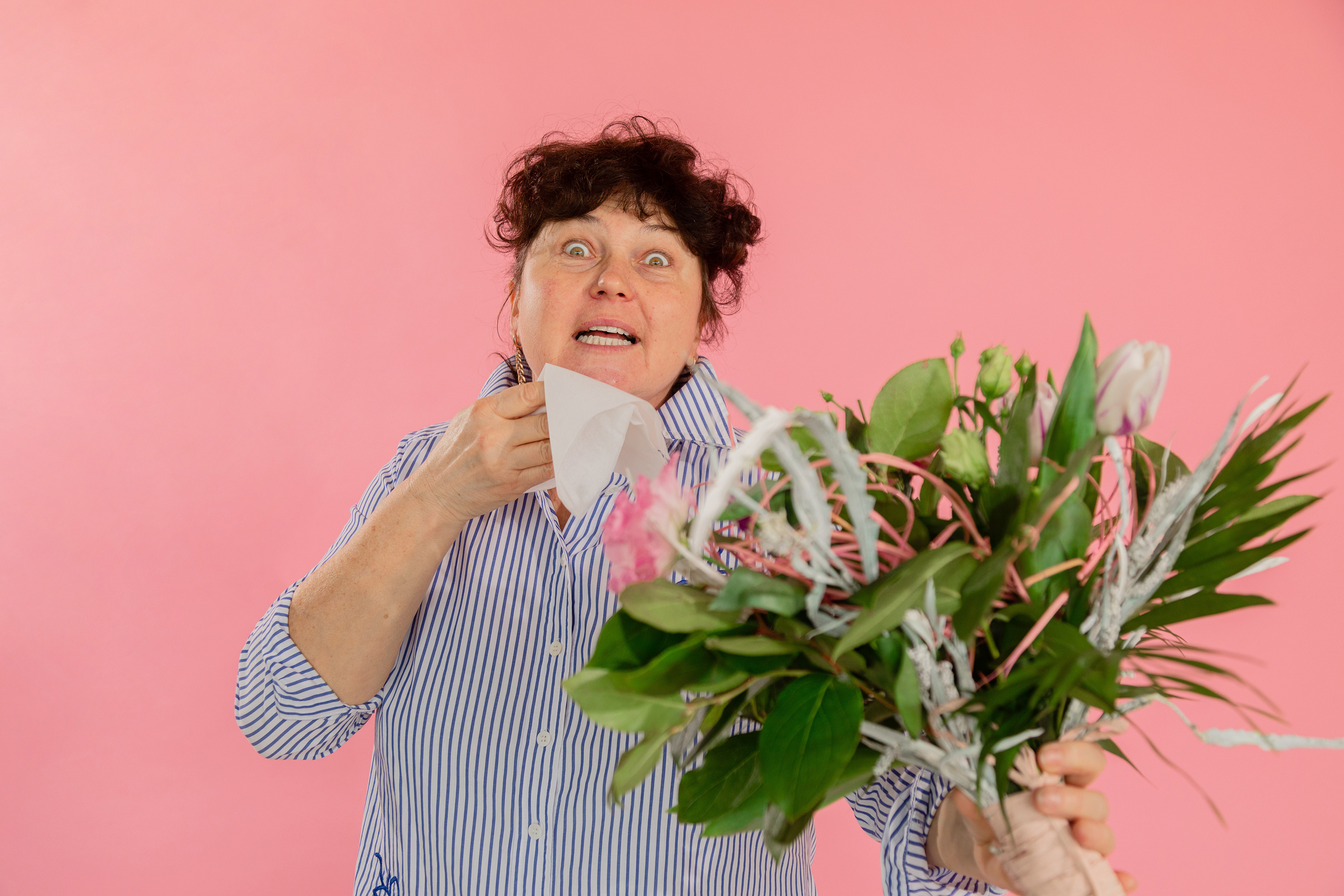 Høysnue og blomsterbuketter