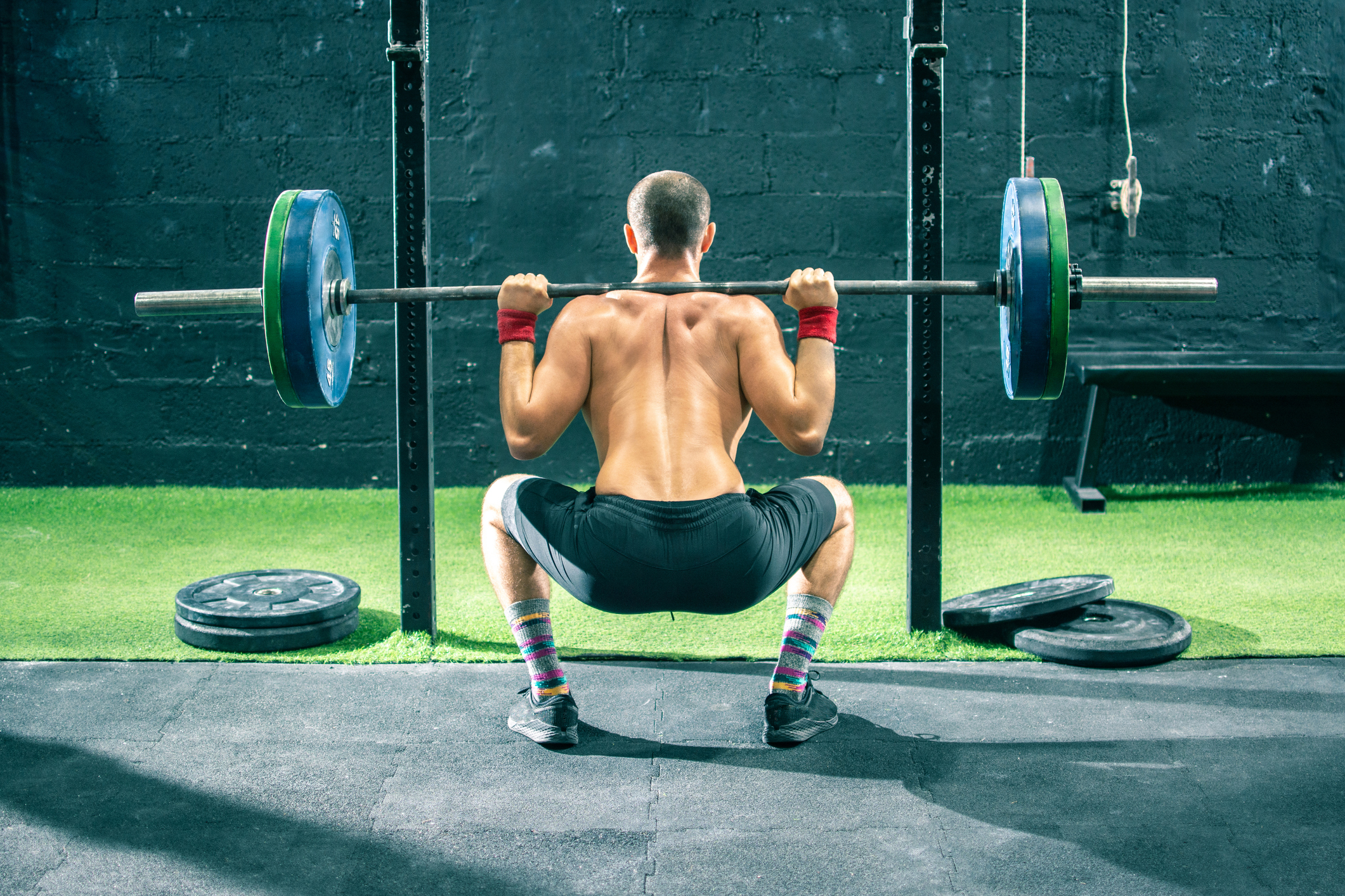 Den dype knebøyen er en av de vanligste øvelsene i CrossFit-trening.