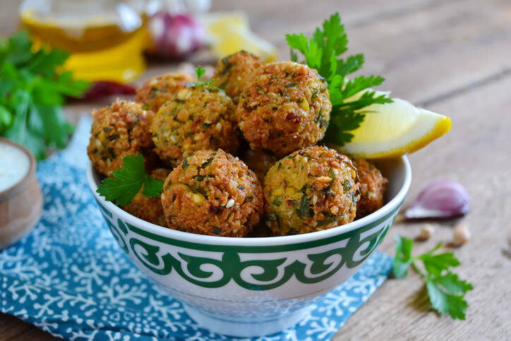 Falafel bakt i ovnen? Sunn kikerteroppskrift, ikke bare for veganere