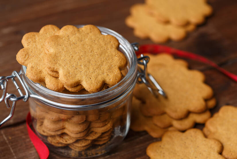 Juleoppskrift på passe mandelmel-pepperkaker for cøliakere? Bak sunt julebakst sammen med oss