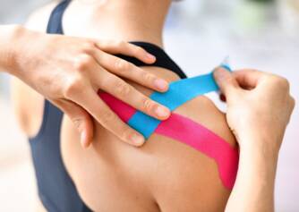 Kinesiotaping: Taping med terapeutisk tape - hvilke terapeutiske effekter har det?